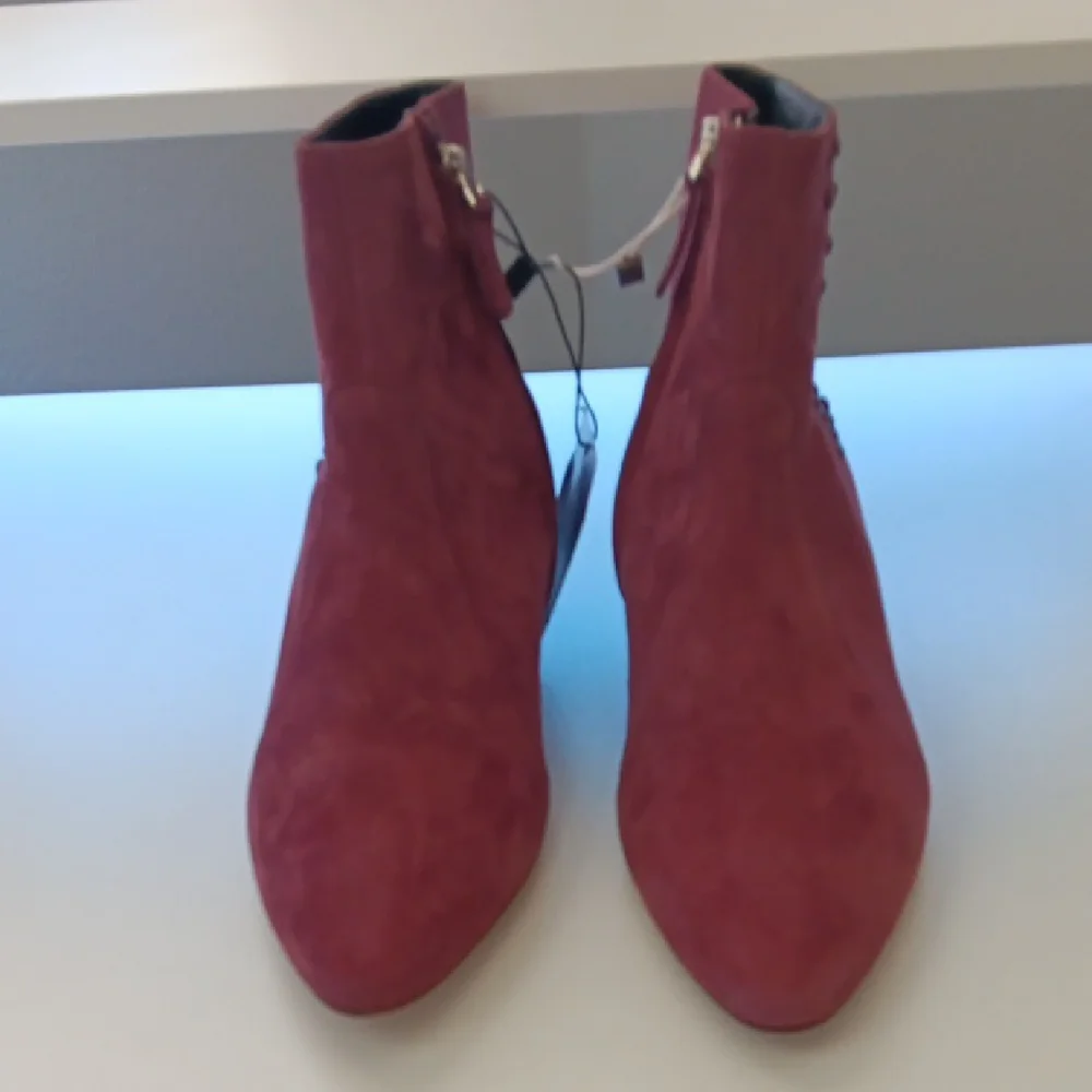 Tod's Chic Red Ankle Booties